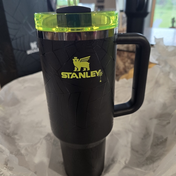 Stanley 40 Oz Halloween Glow Tumbler used once - Picture 2 of 9